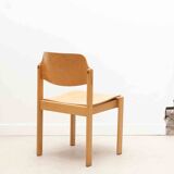 Scandinavian style chair with flared back