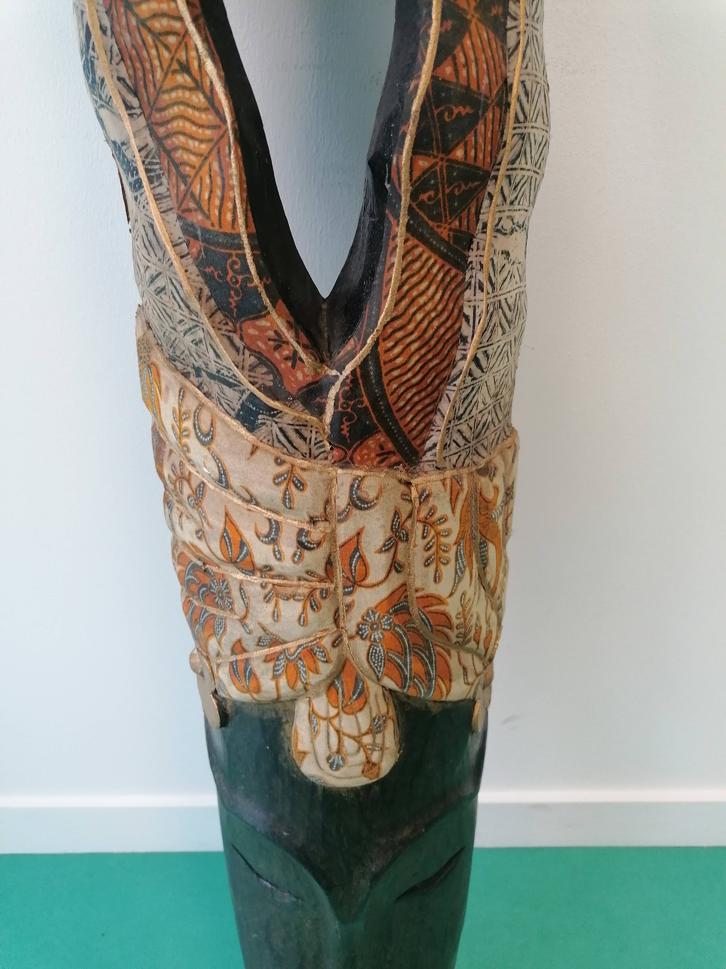 Ethnic wall mask carved wood and printed fabric – 101 cm
