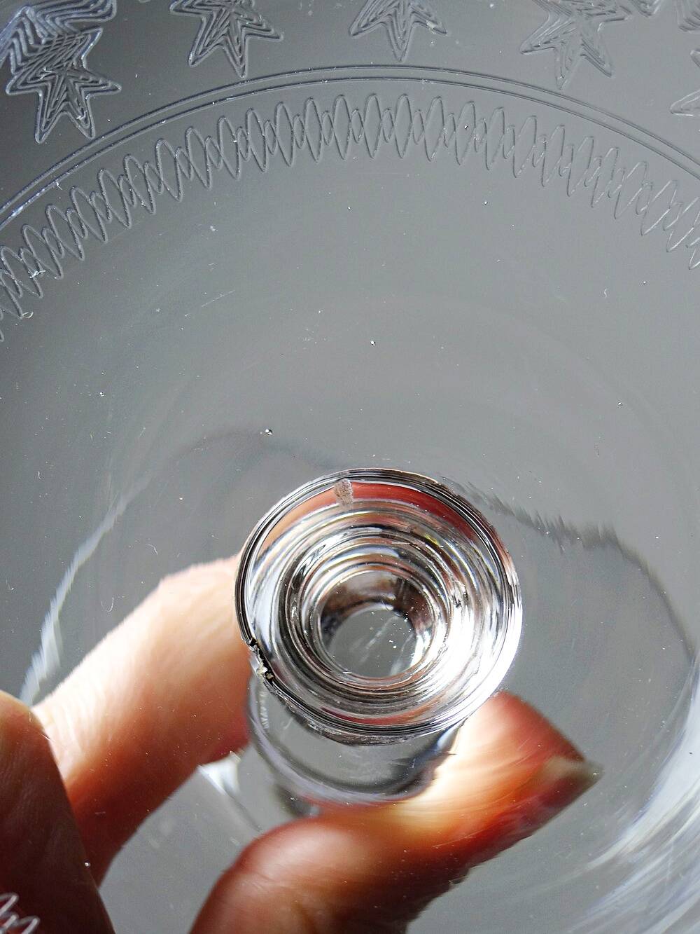 Set of 6 antique fine crystal champagne glasses, star engraved, 19th-20th century.