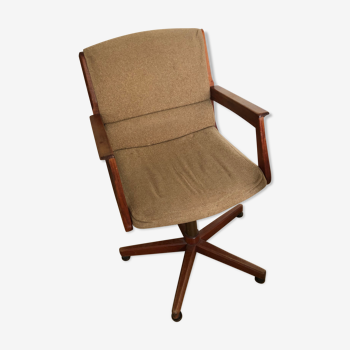 Scandinavian office chair