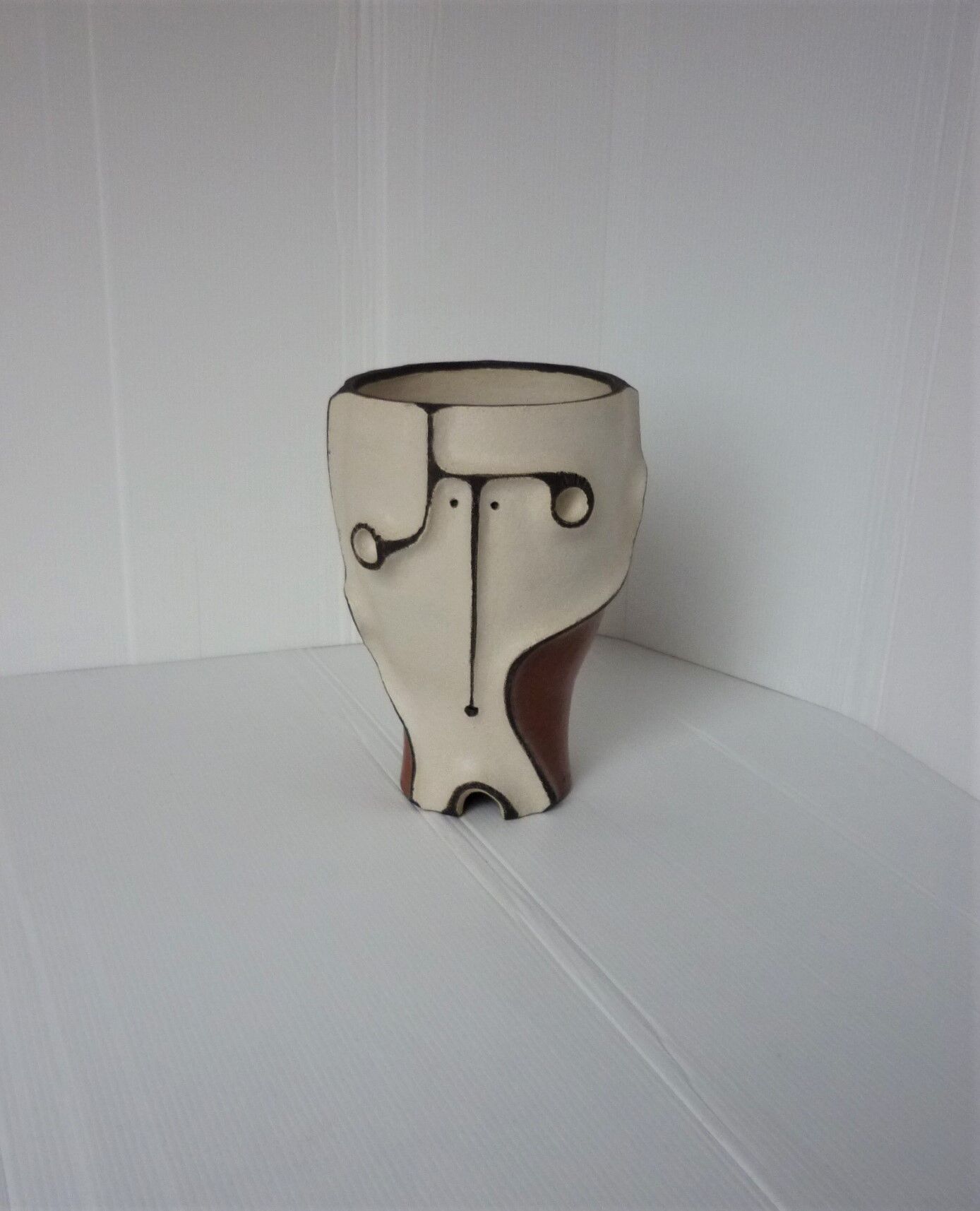 Vase 'conversation'.