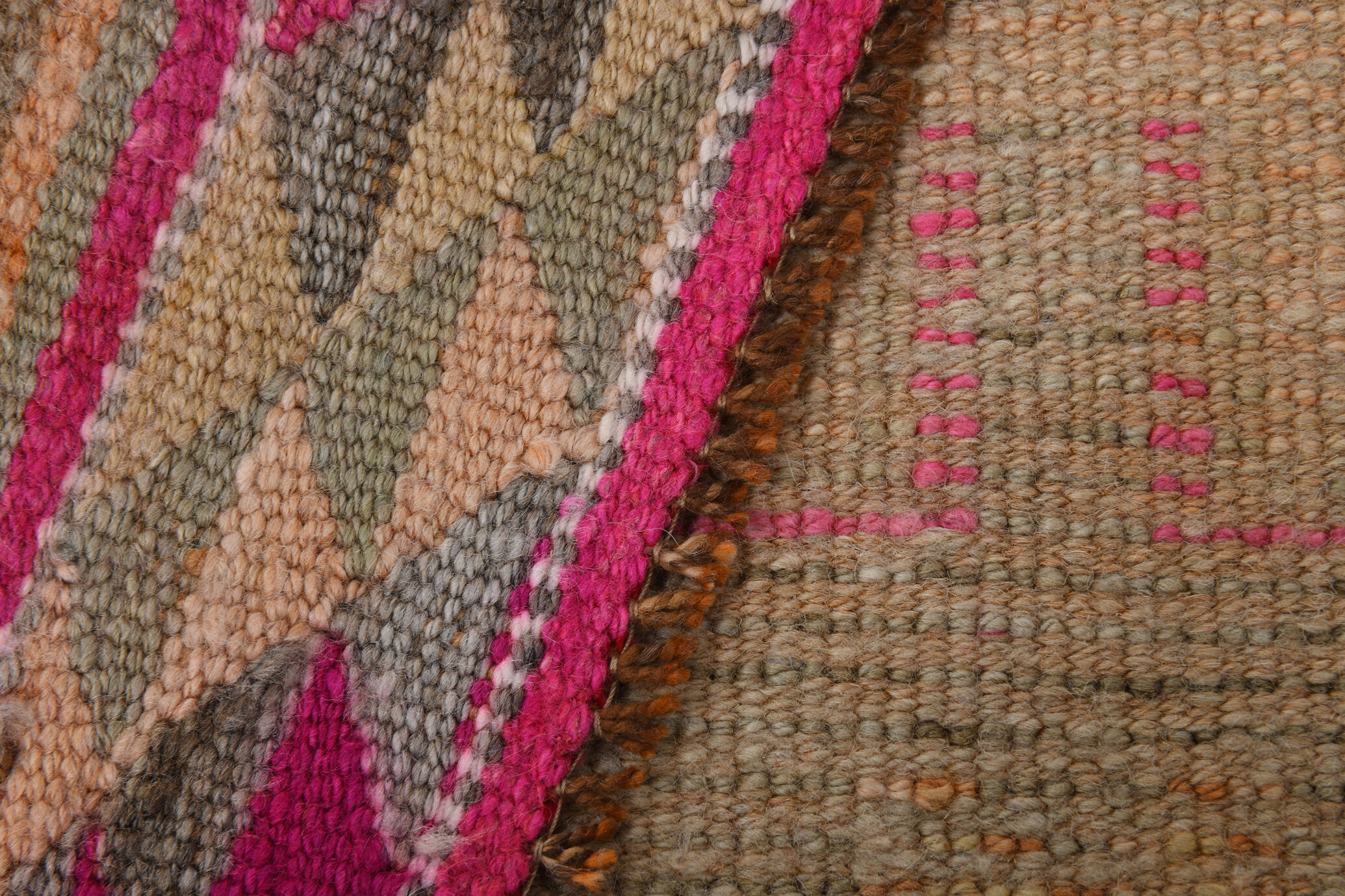 Neutral color handmade runner rug 317x87cm