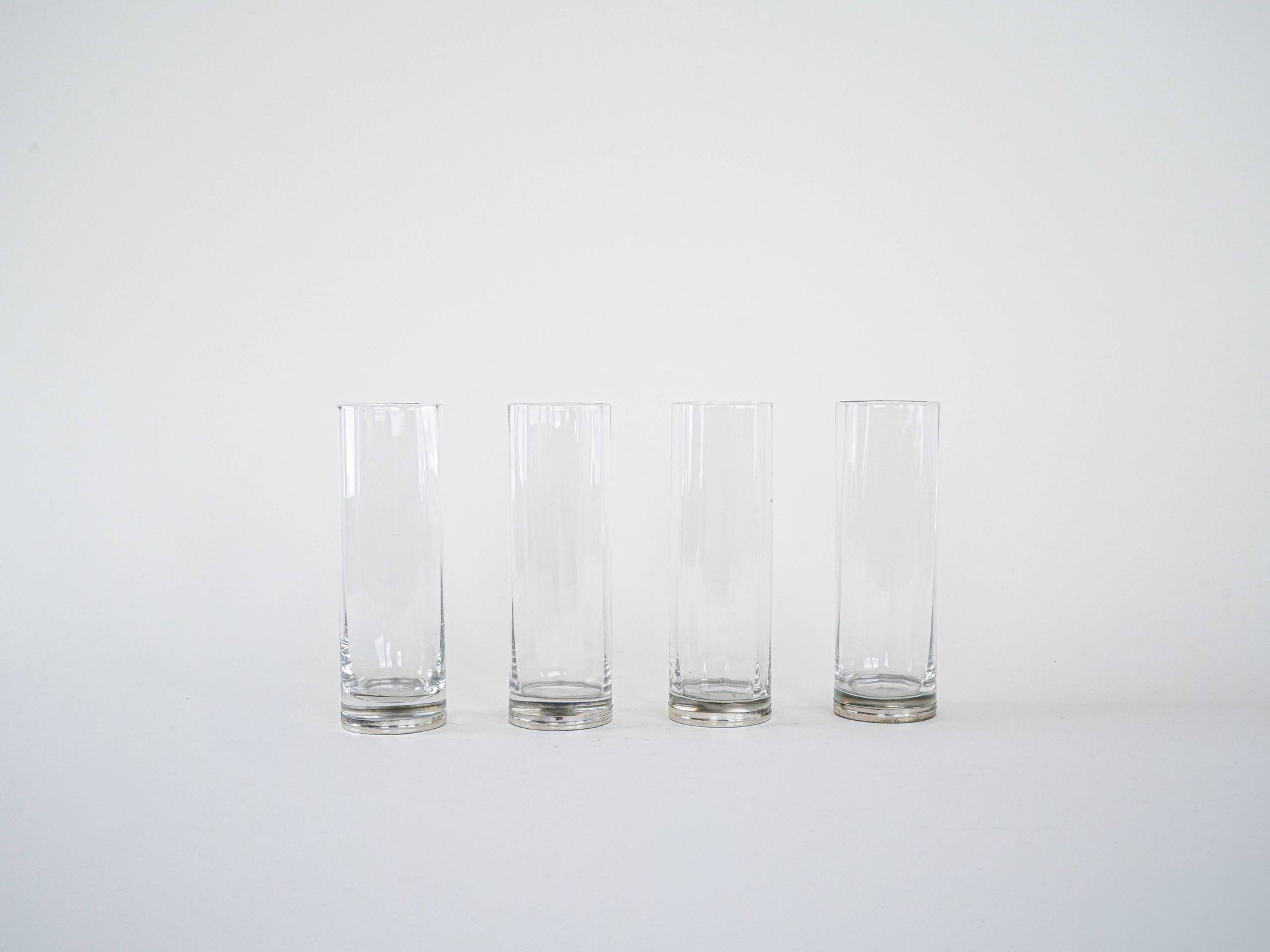 Ensemble de verres, style Hollywood Regency, années 1970, fabriqué en Italie.