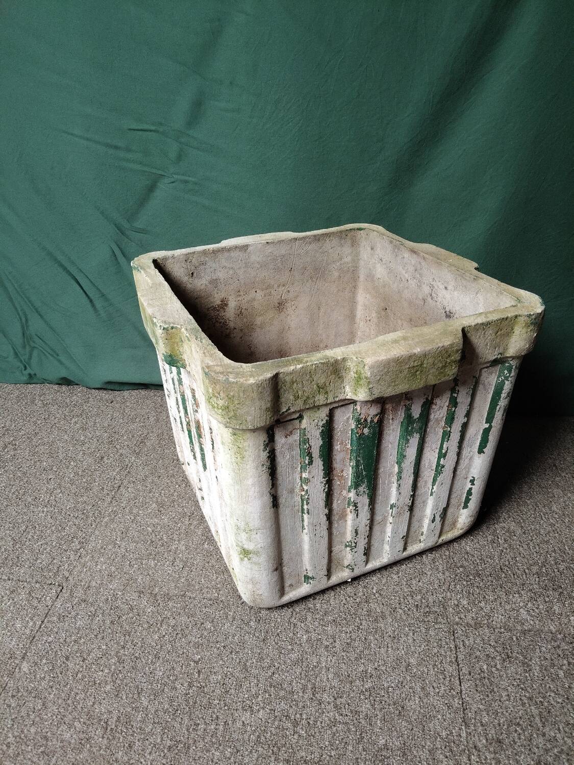Vintage fibreglass planter – modernist design – Willy Guhl style