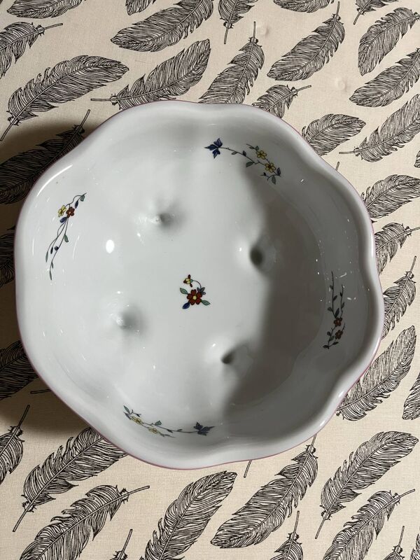 Coupe saladierm porcelaine de chantilly peinte à la main