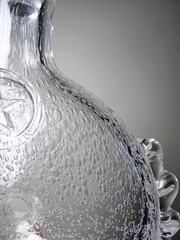 Carafe à cognac Daum France croix de Lorraine en cristal bullé, années 1960-70