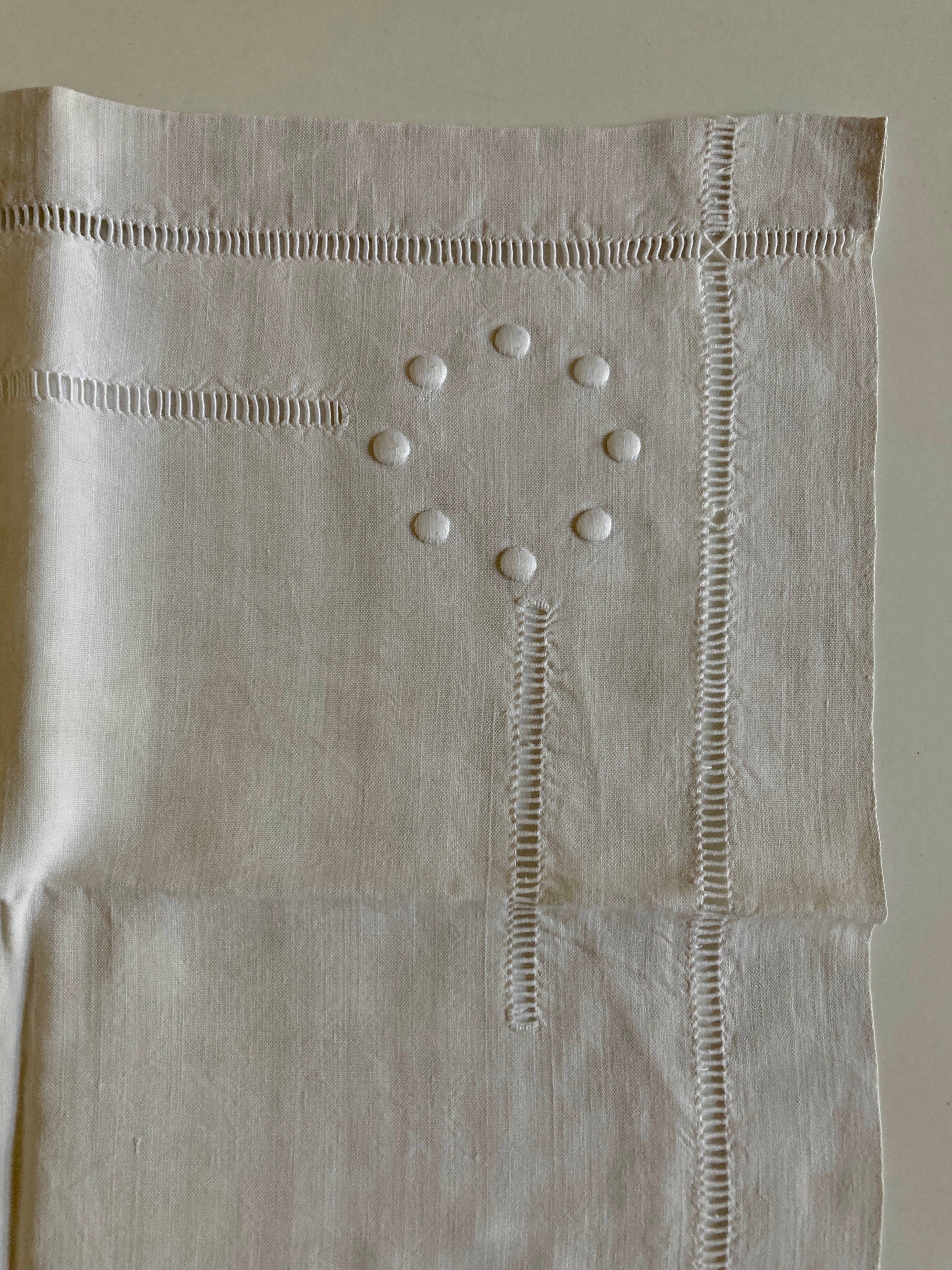 Paire de taies d'oreillers toile de lin brodée de pois et jours sans monogramme