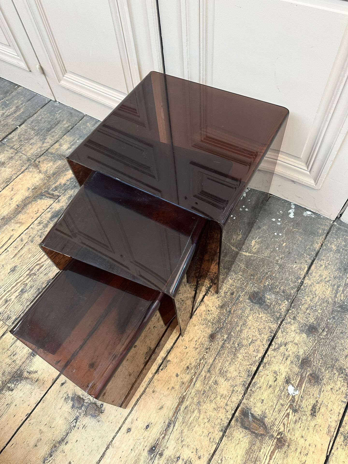 Table gigogne plexi