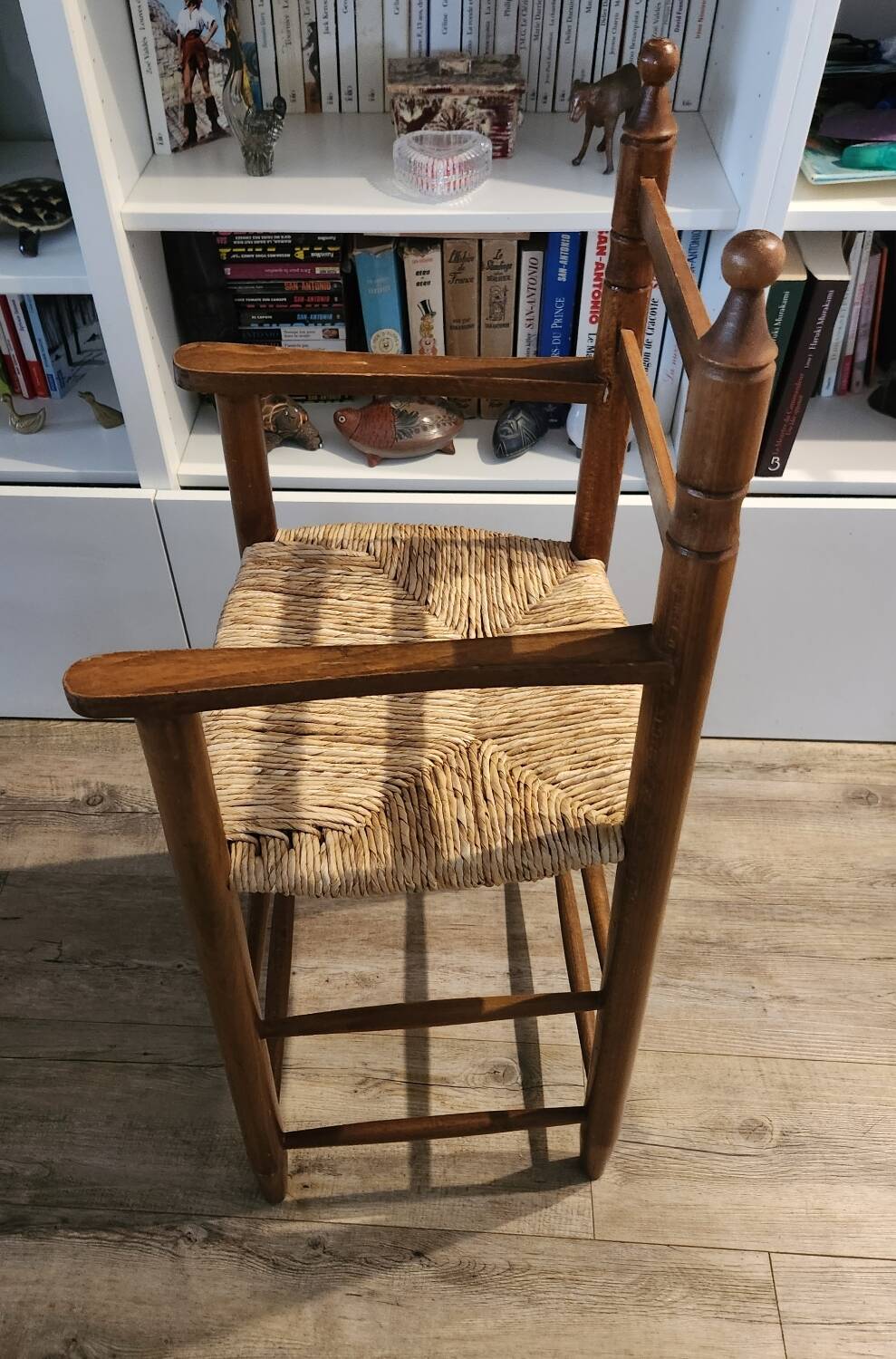 Chaise haute en bois pour enfant