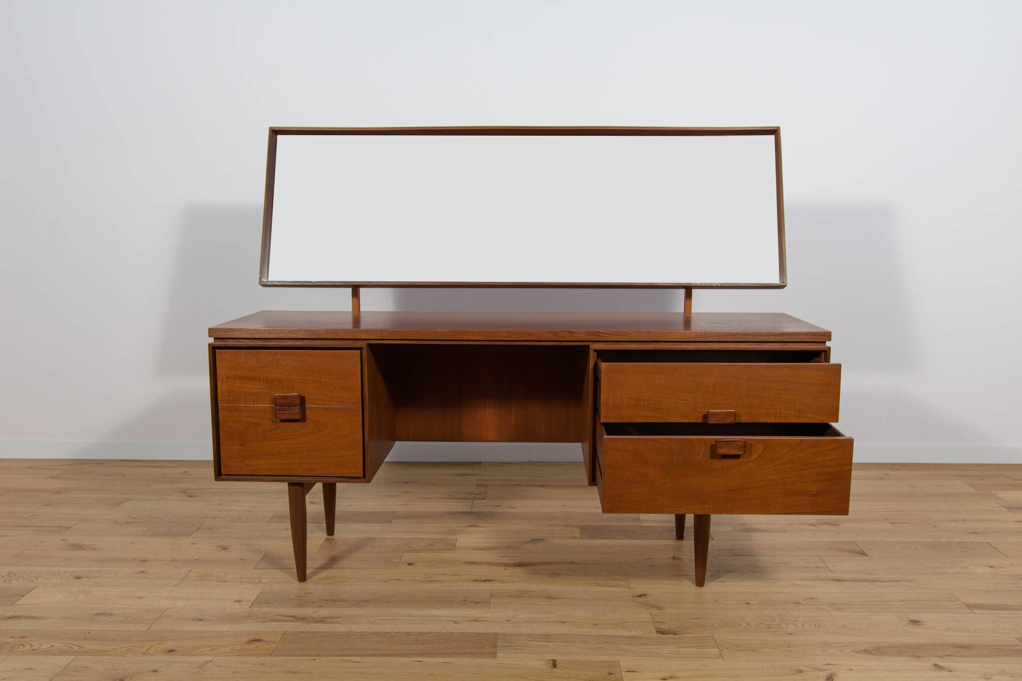 Mid-Century Dressing Table by I. Kofod-Larsen for G-Plan, 1960s