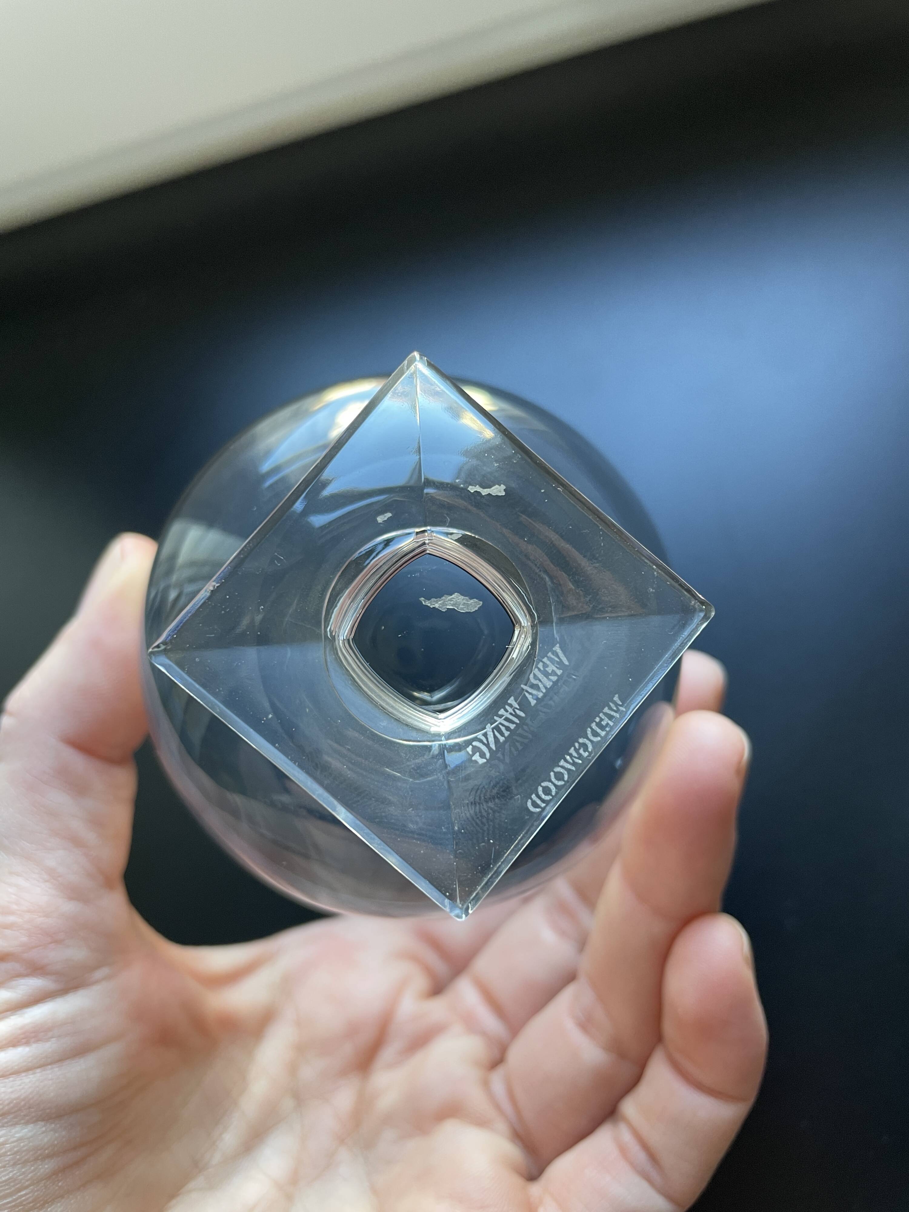 2 Vera Wang Bande wine glasses