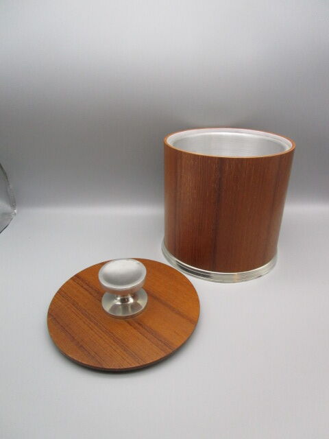 Vintage ice bucket in wood and metal