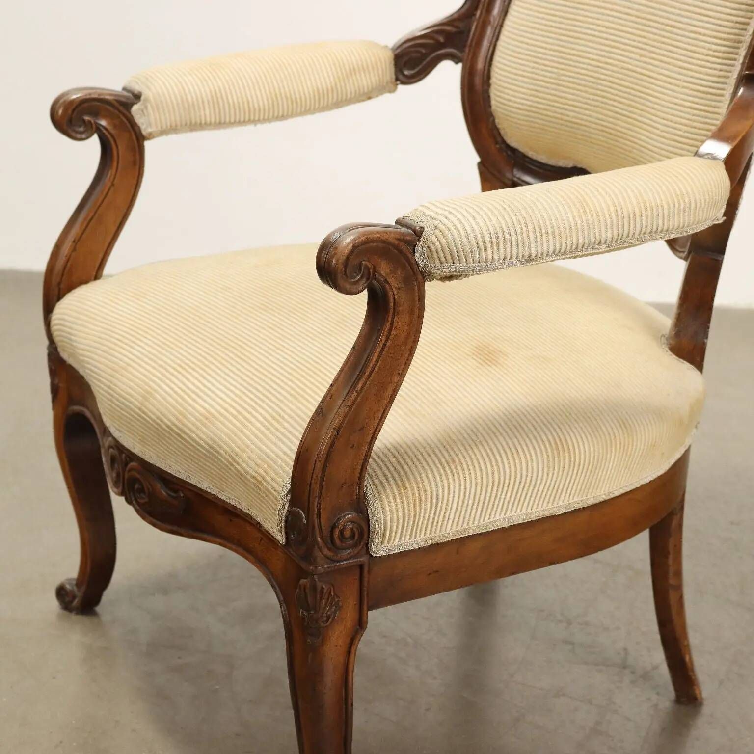 Antique Louis-Philippe armchair in carved walnut, Italy, 19th century