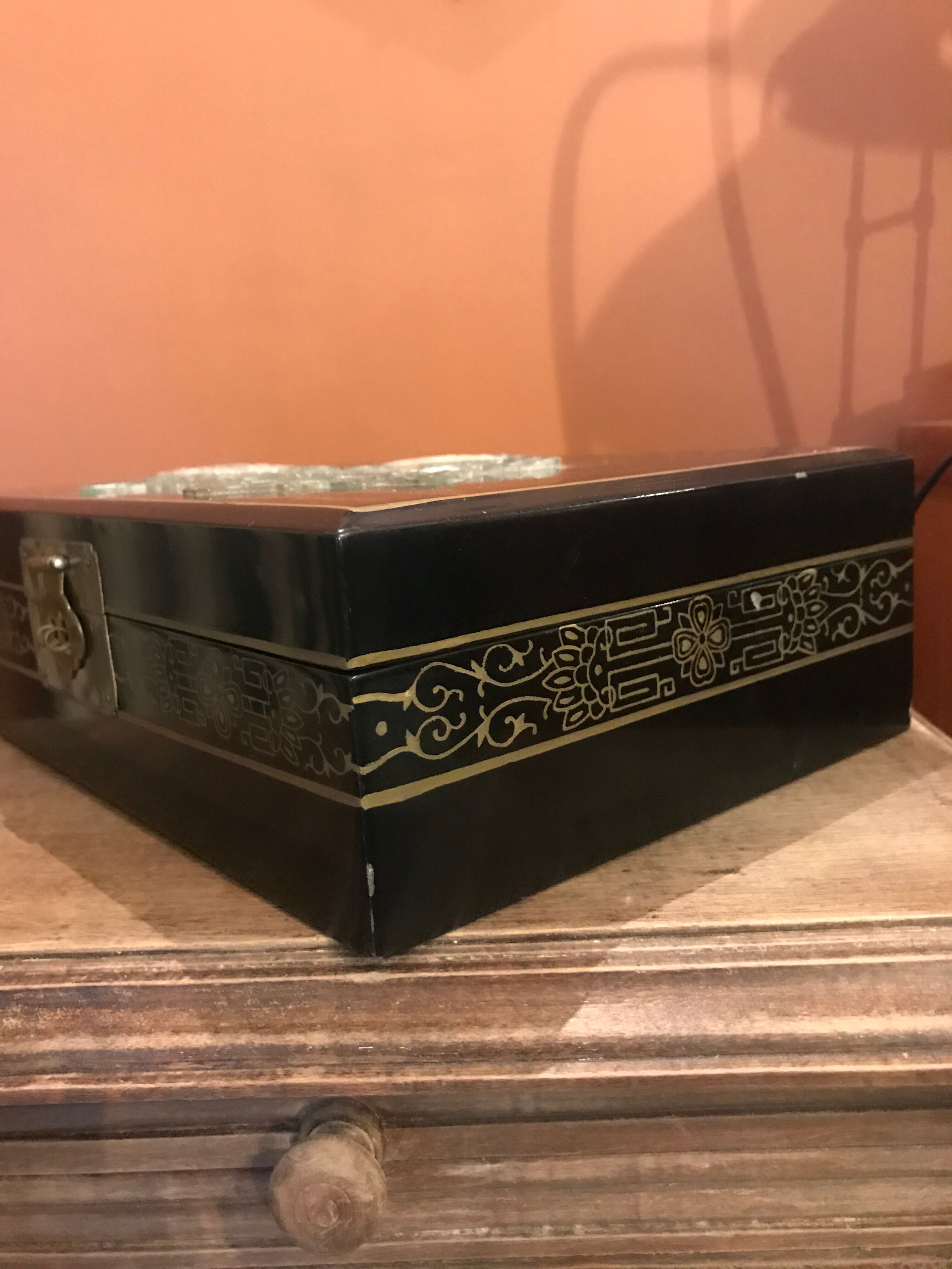 Jewelry box, hairscreas and hard stones