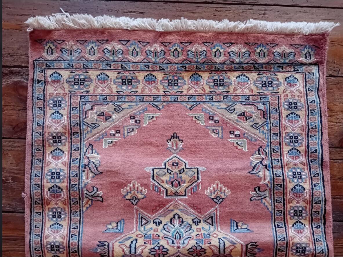 Handmade Pakistani Kafkazi Rug 125x81cm