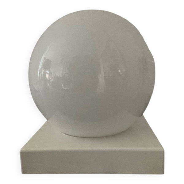 Lampe boule en opaline années 70-80