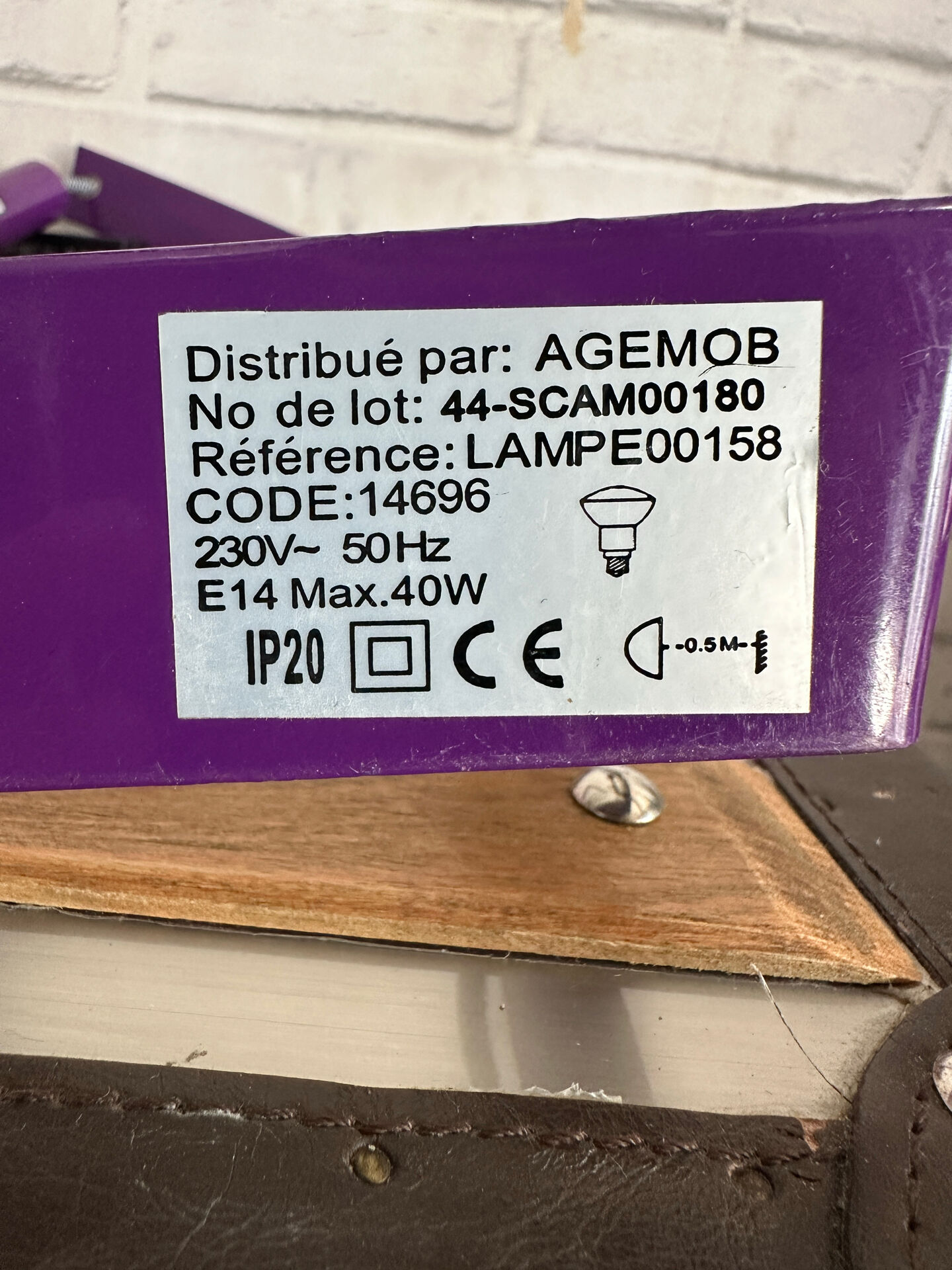 Agemob purple desk lamp in vintage Memphis style from the 80s and 90s.