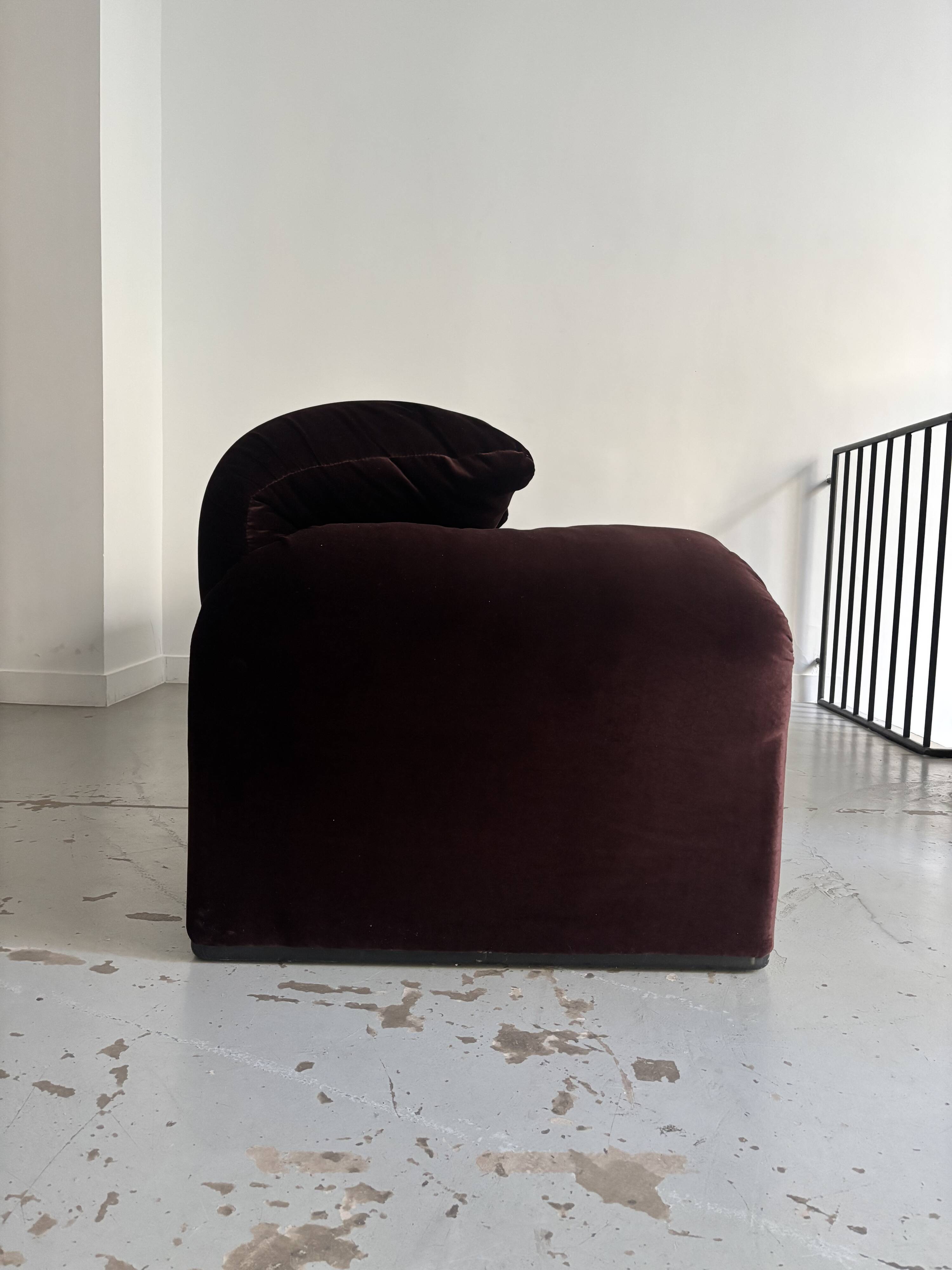 Maralunga 3-seater by Vico Magistretti for Cassina