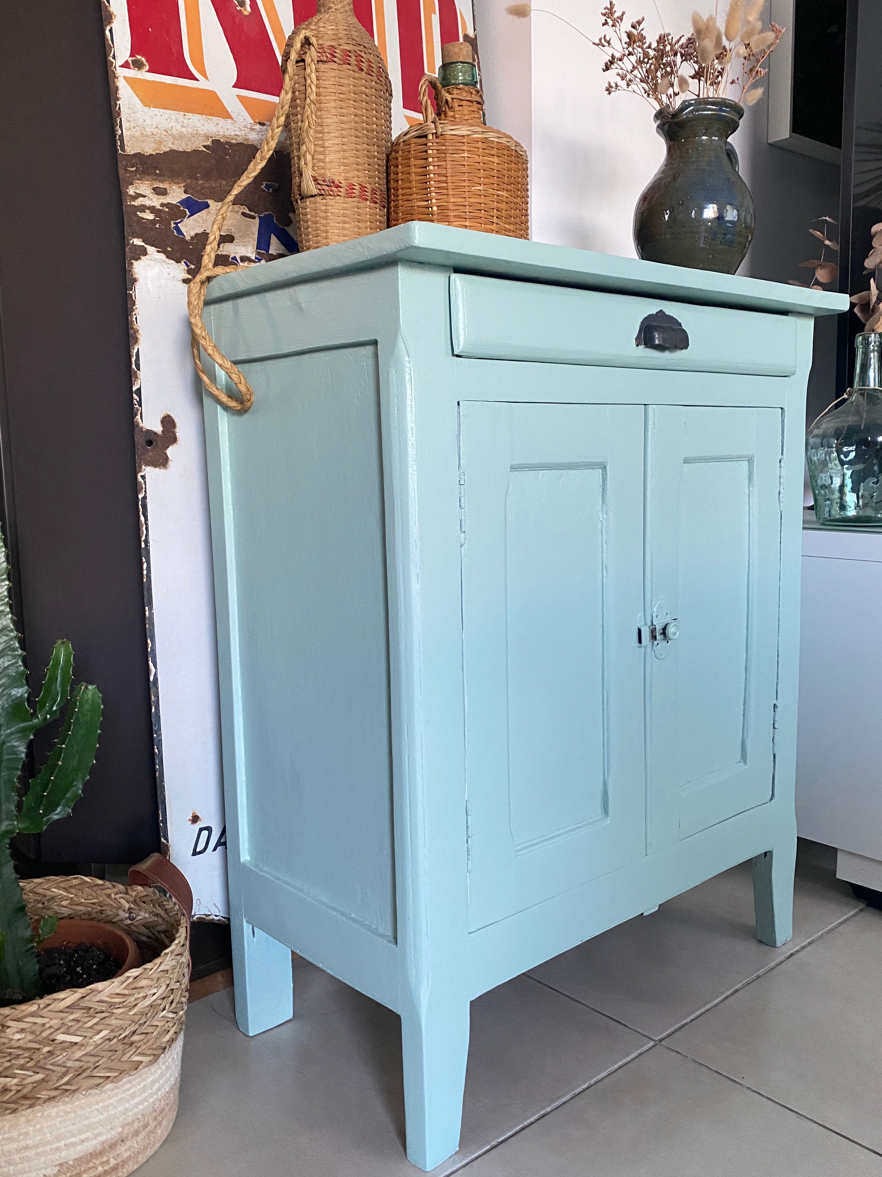 Buffet parisien vert mint