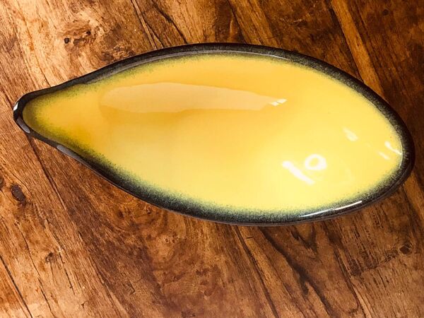 Grande Coupe tripode Céramidi . Jaune et noire Signature incisée céramidi