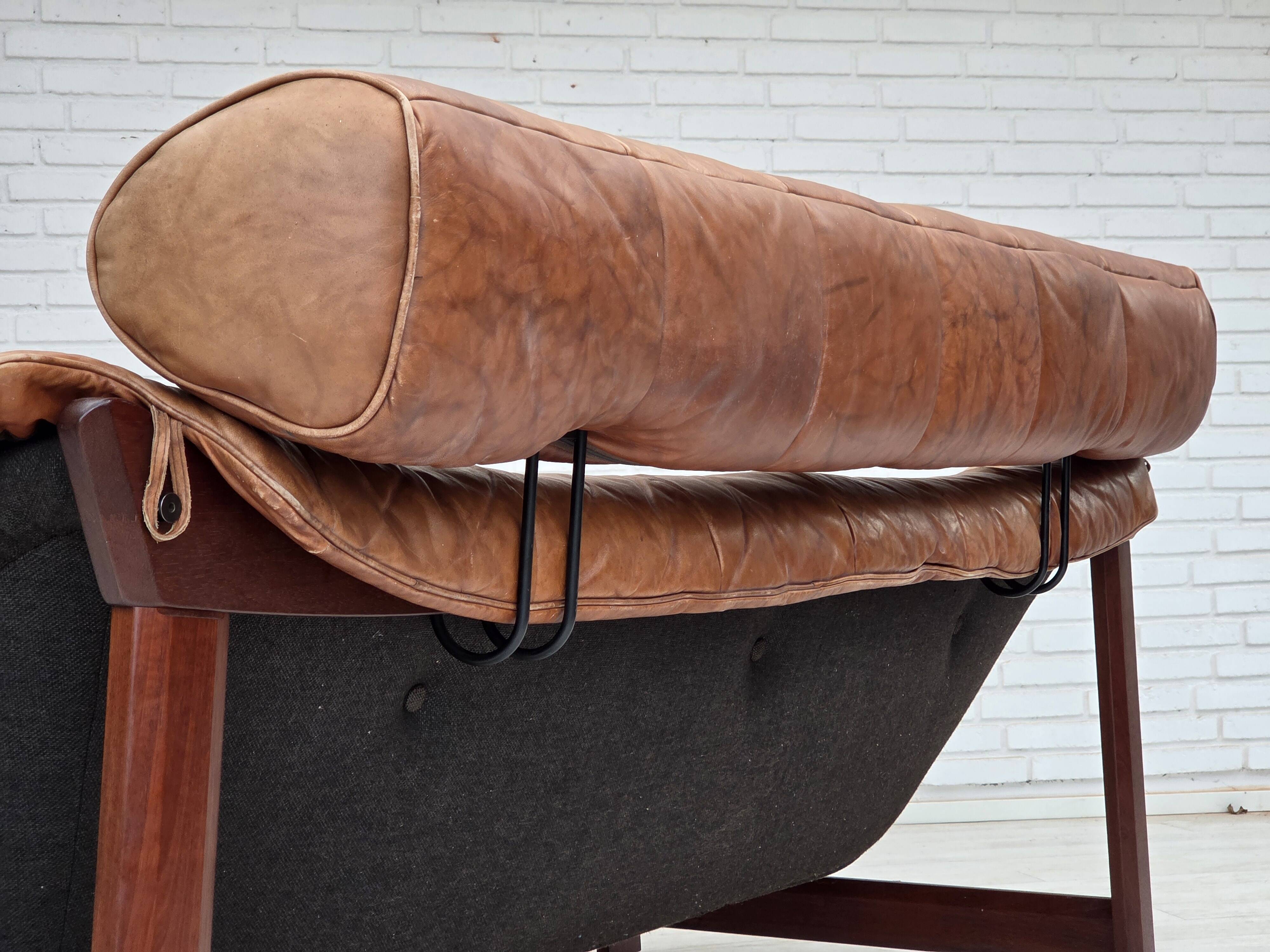 1970s, Norwegian design by Jan Erik Lindgren. 2-seater sofa model "Amazon".