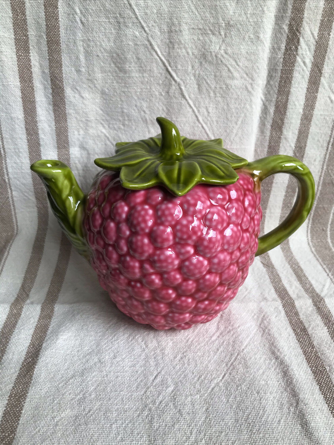 Raspberry slip teapot