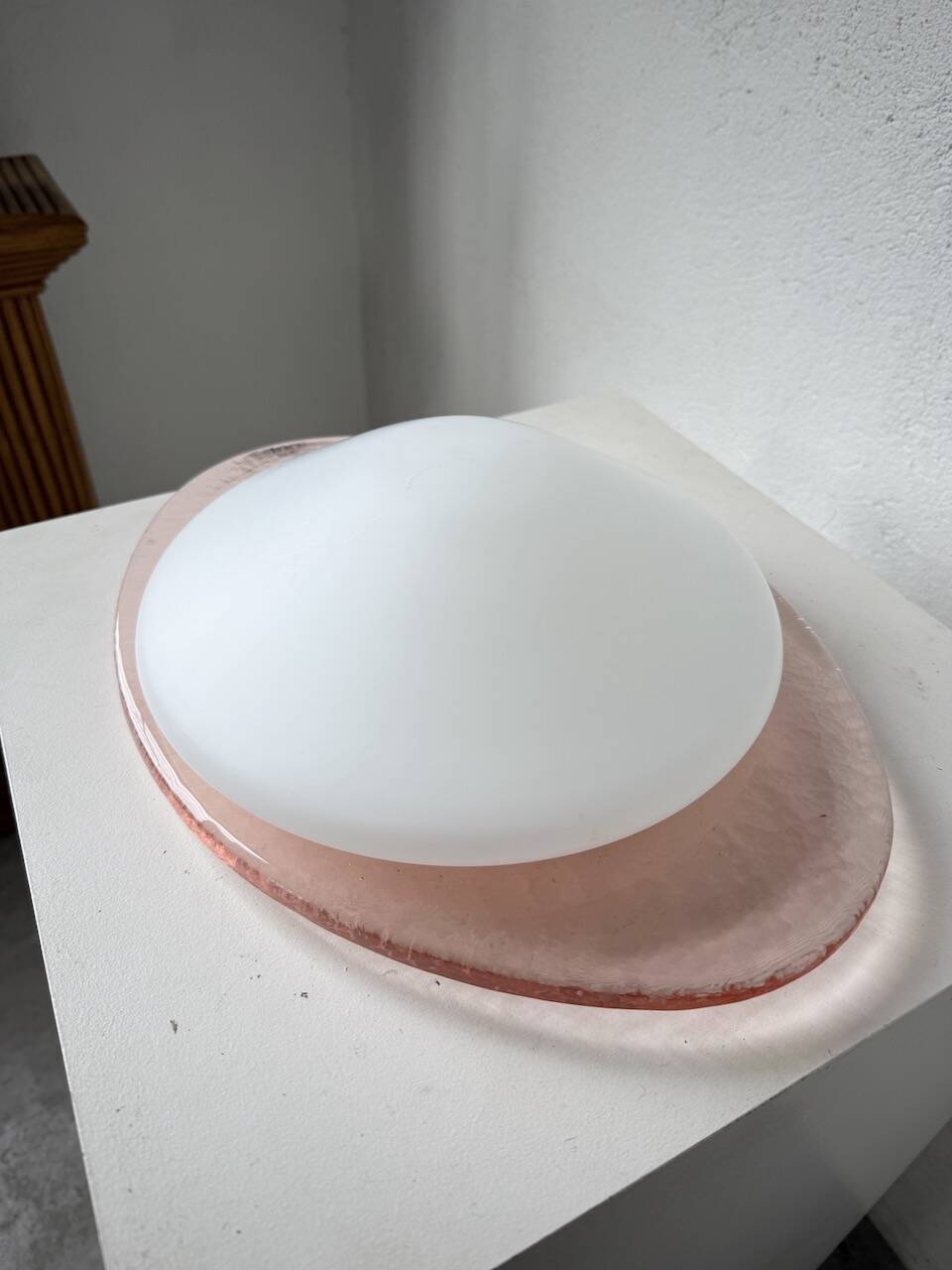 Pink glass wall lamp 1970s Gamma