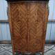 Armoire marquetée en bois de rose