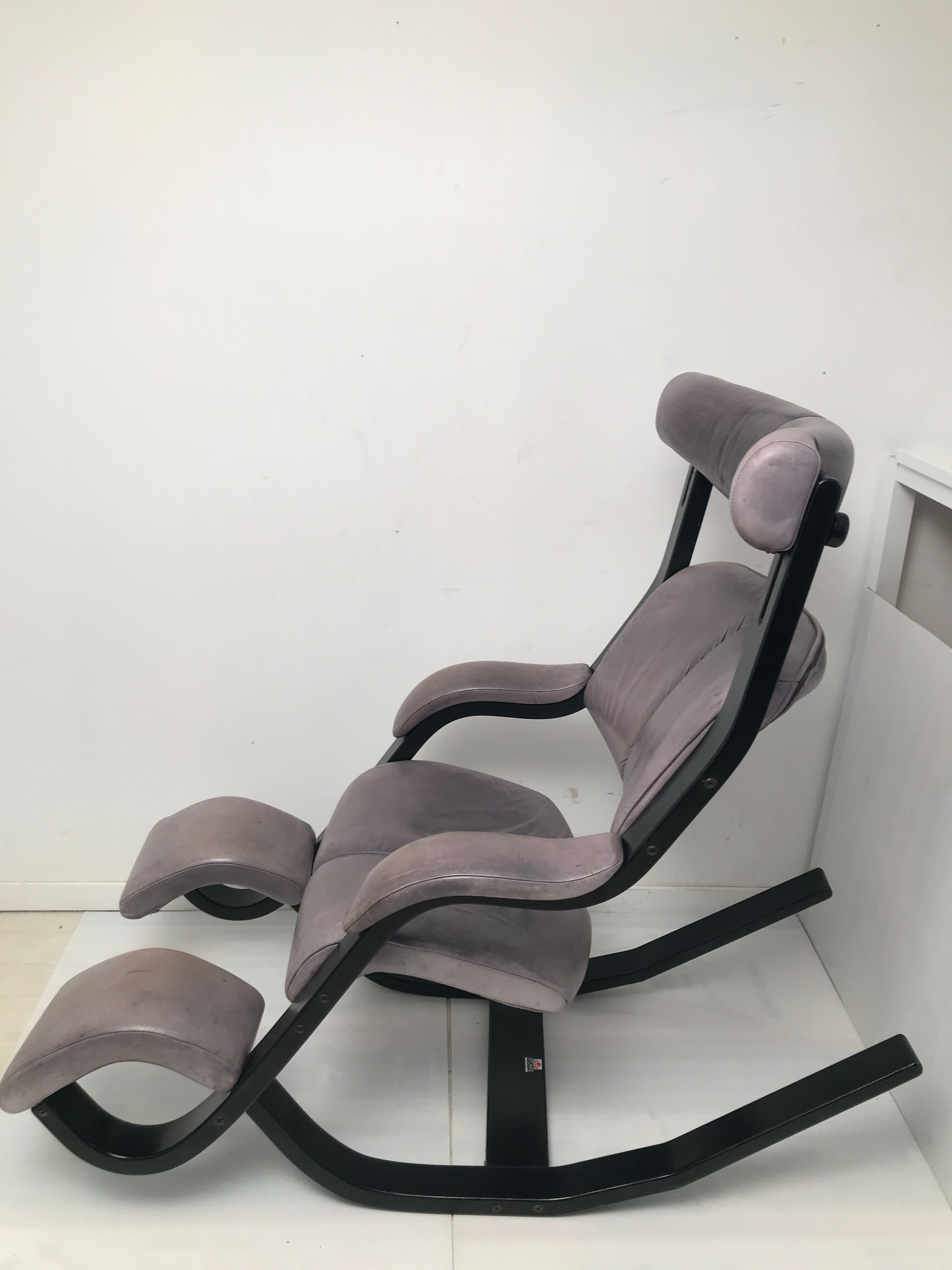 Gravity chair by Peter Opsvik 80s