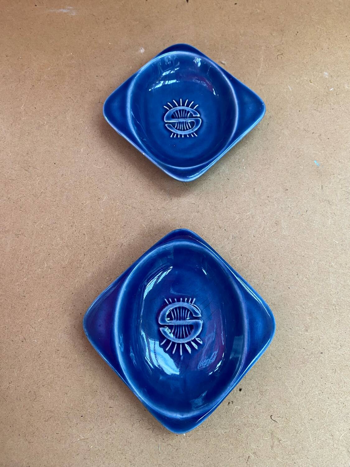 Paire ancien vide poche cendrier céramique bleu décoration vintage