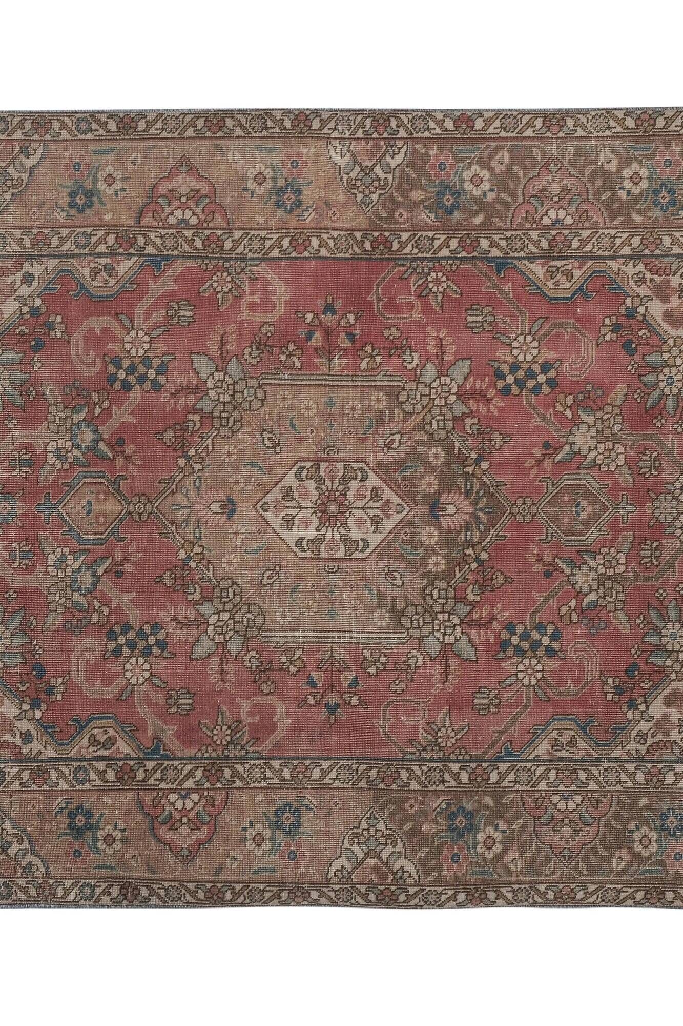Vintage Turkish handmade rug 134x193 cm