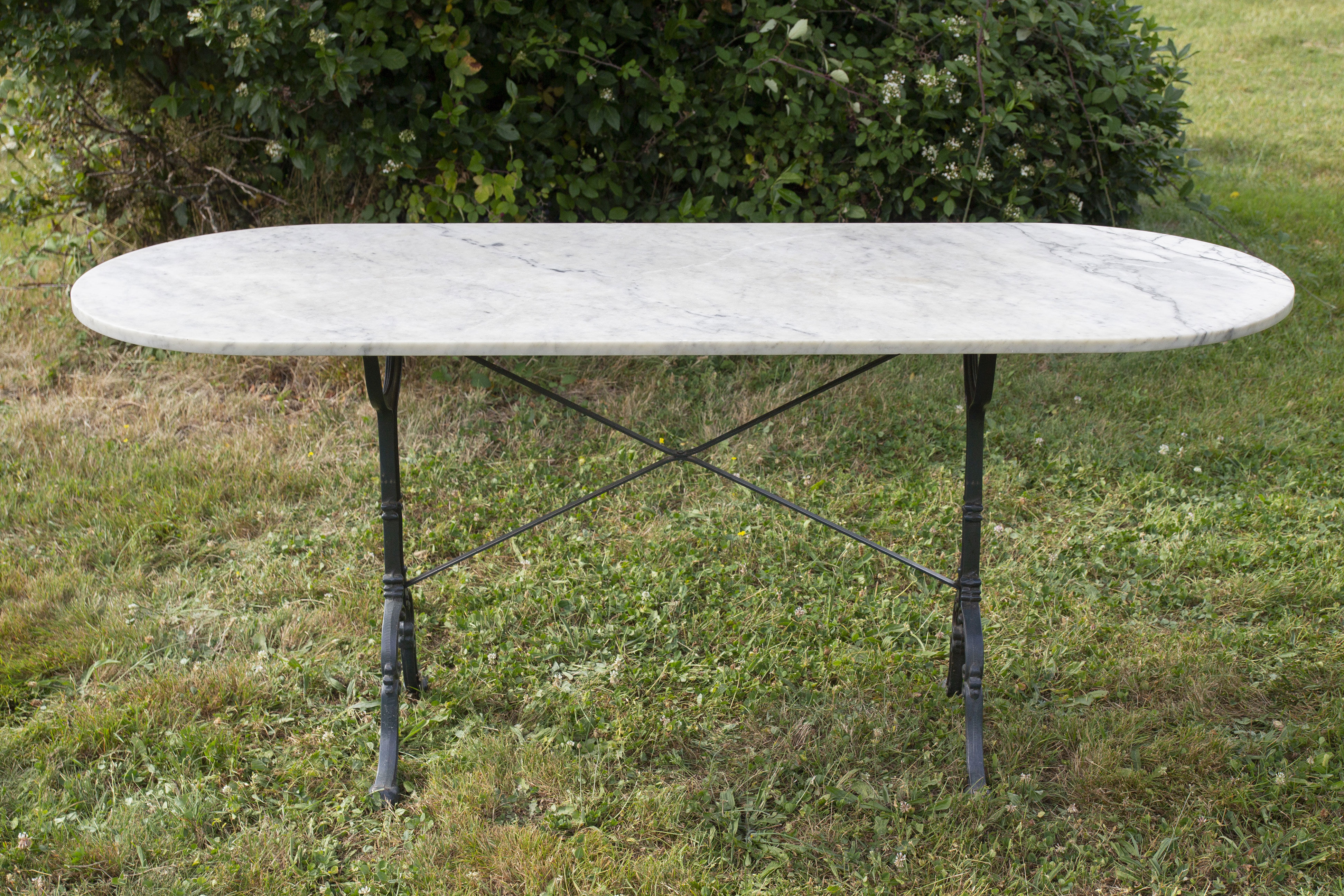 Marble bistro table and cast iron Godin