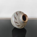 Vase en grès signé