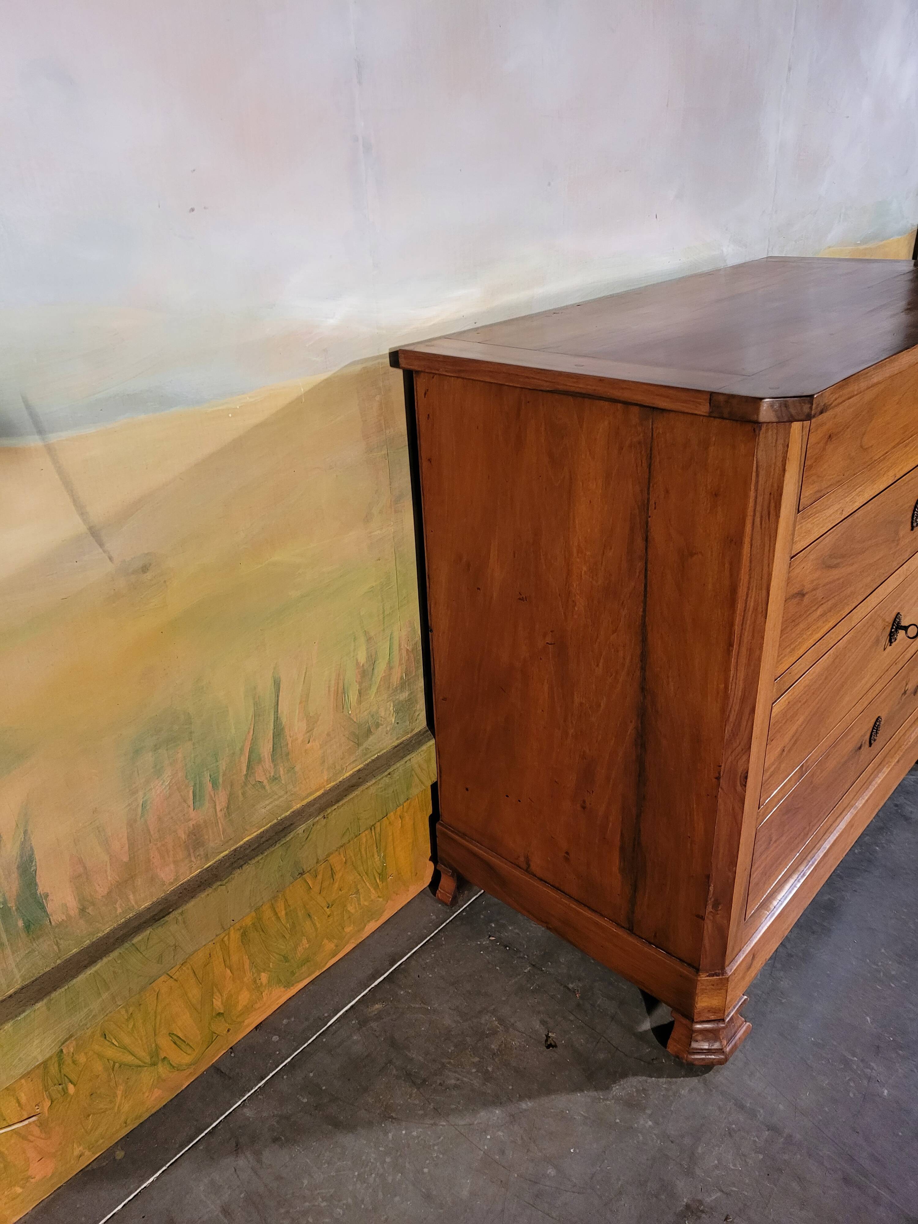 Small Louis Philippe chest of drawers in walnut