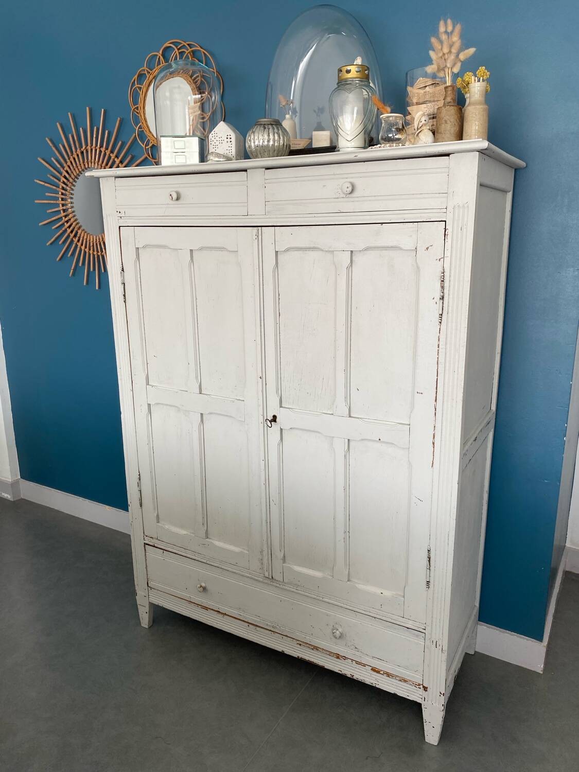 Small Parisian wardrobe