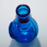 Bouteille en verre bleu scandinave