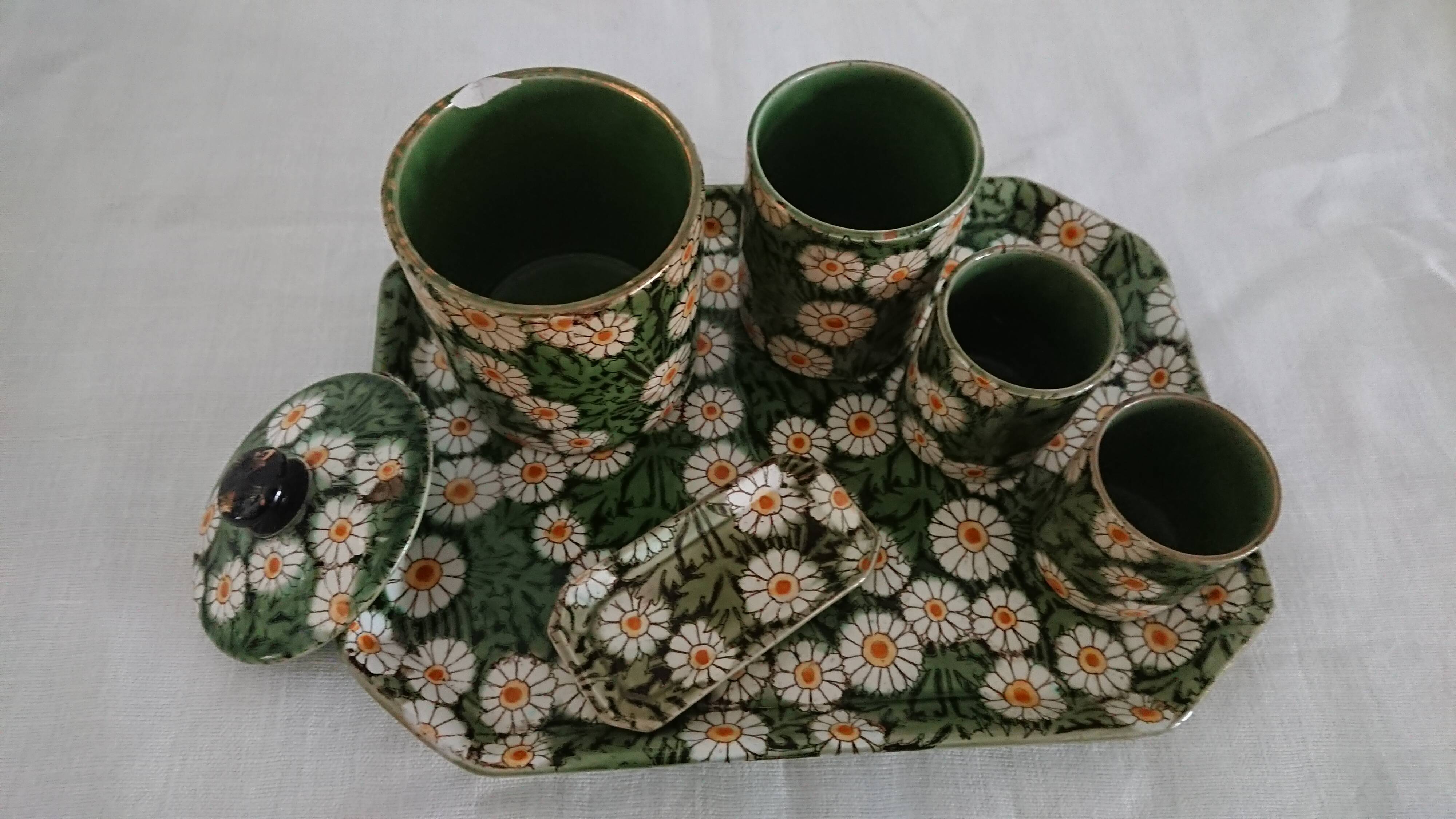 6-piece smoking service of enamelled earthenware