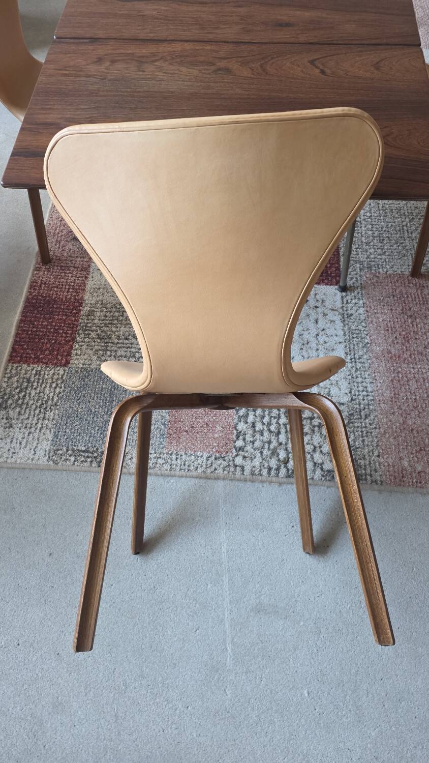 Arne Jacobsen Rosewood Drop leave Table with chairs Fritz Hansen