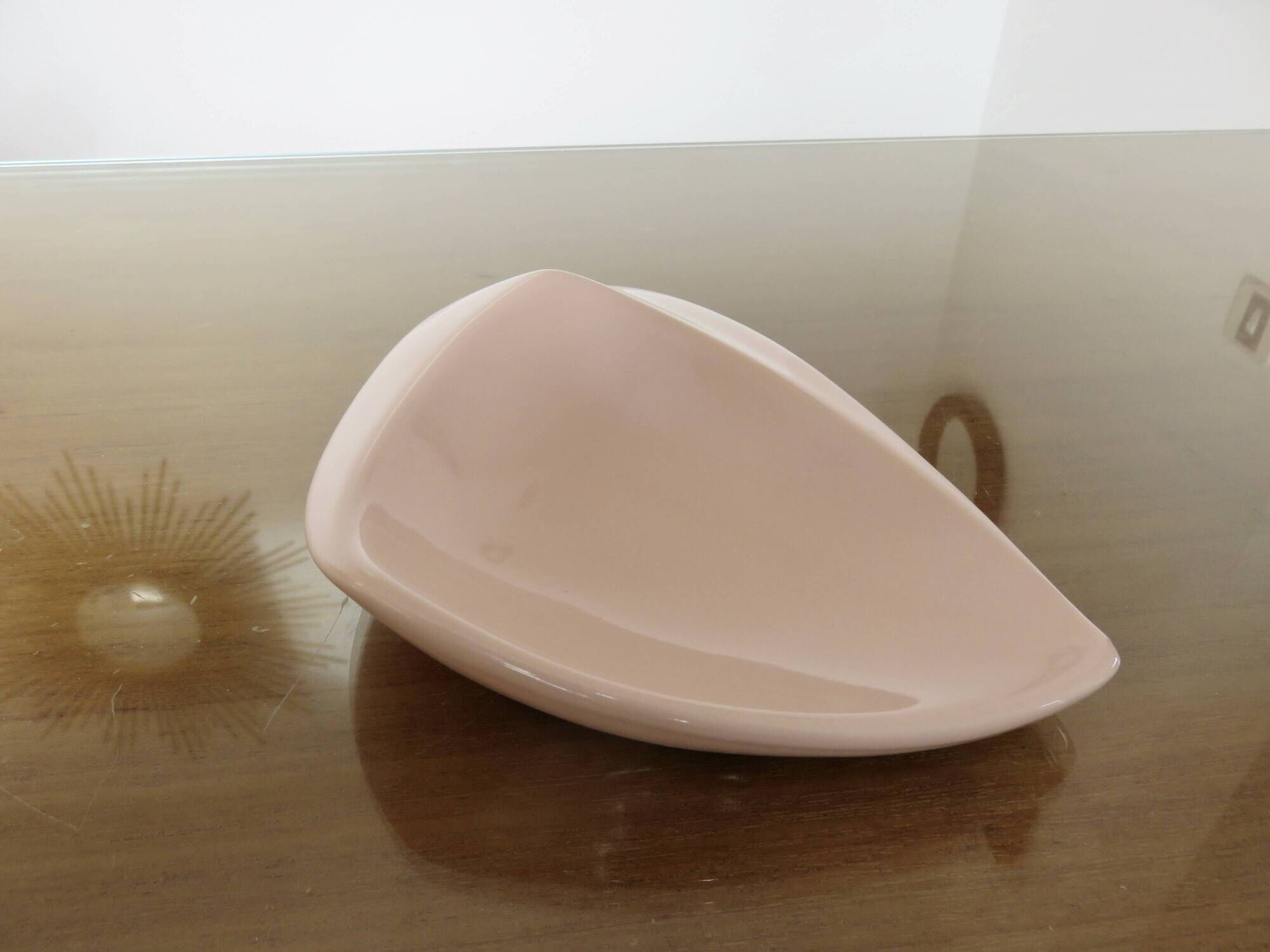 Vide poche en céramique rose de forme libre, 1950, vintage
