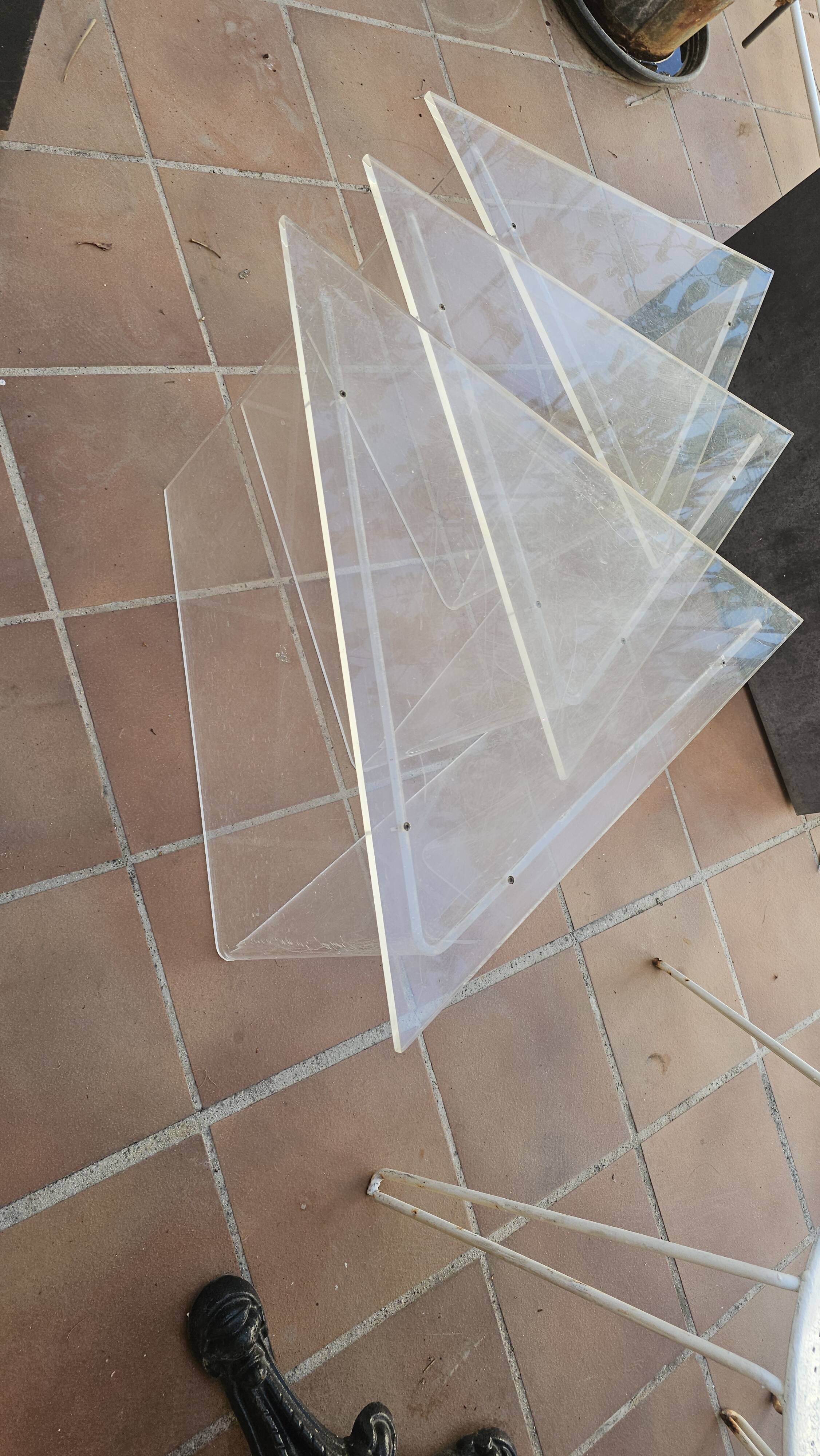 Table gigogne plexiglass triangle 90's