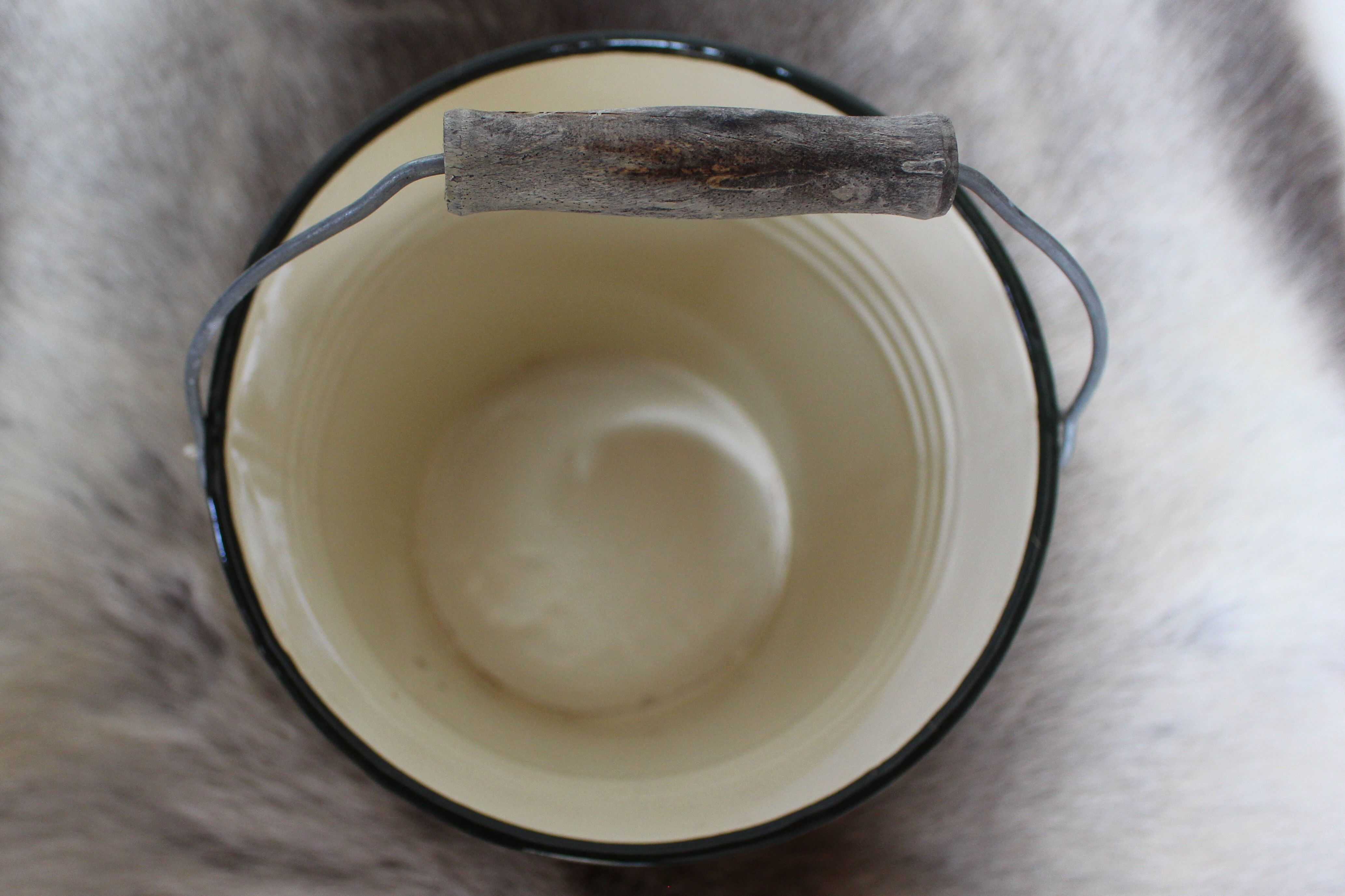 "Mouton" enamelled sheet metal bucket