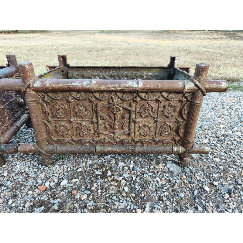 Pair of cast iron planters from 1900 in Charleville - Mézières