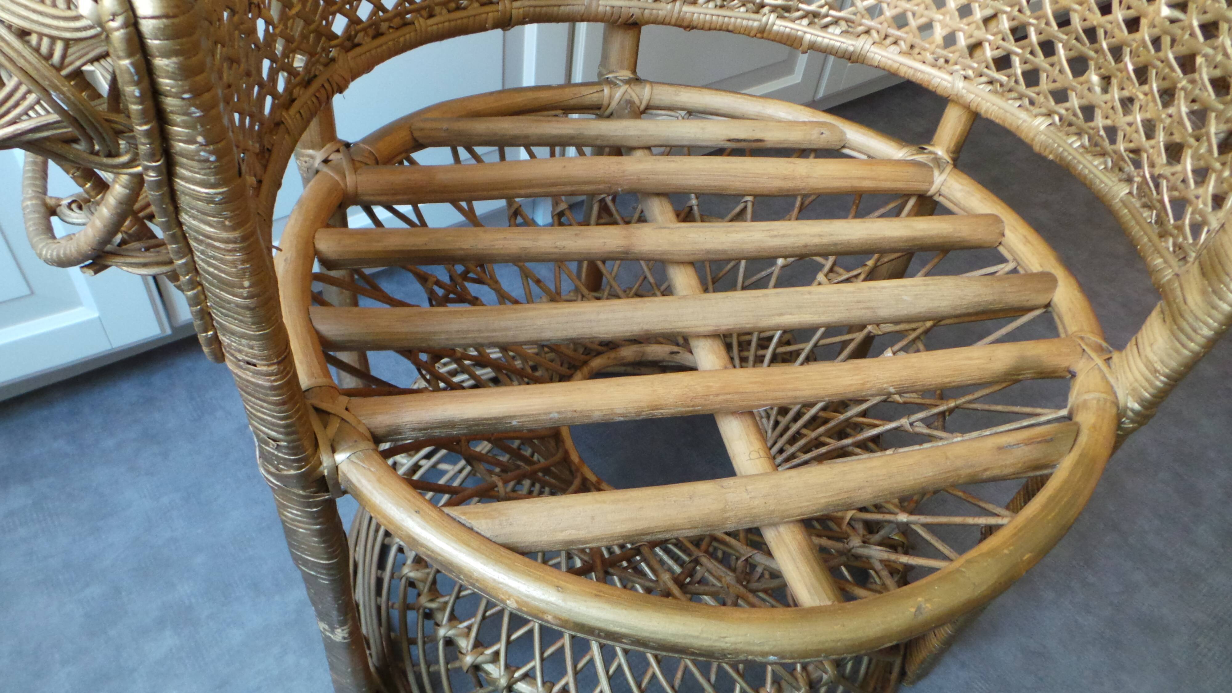 Fauteuil peacock en rotin vintage 1970