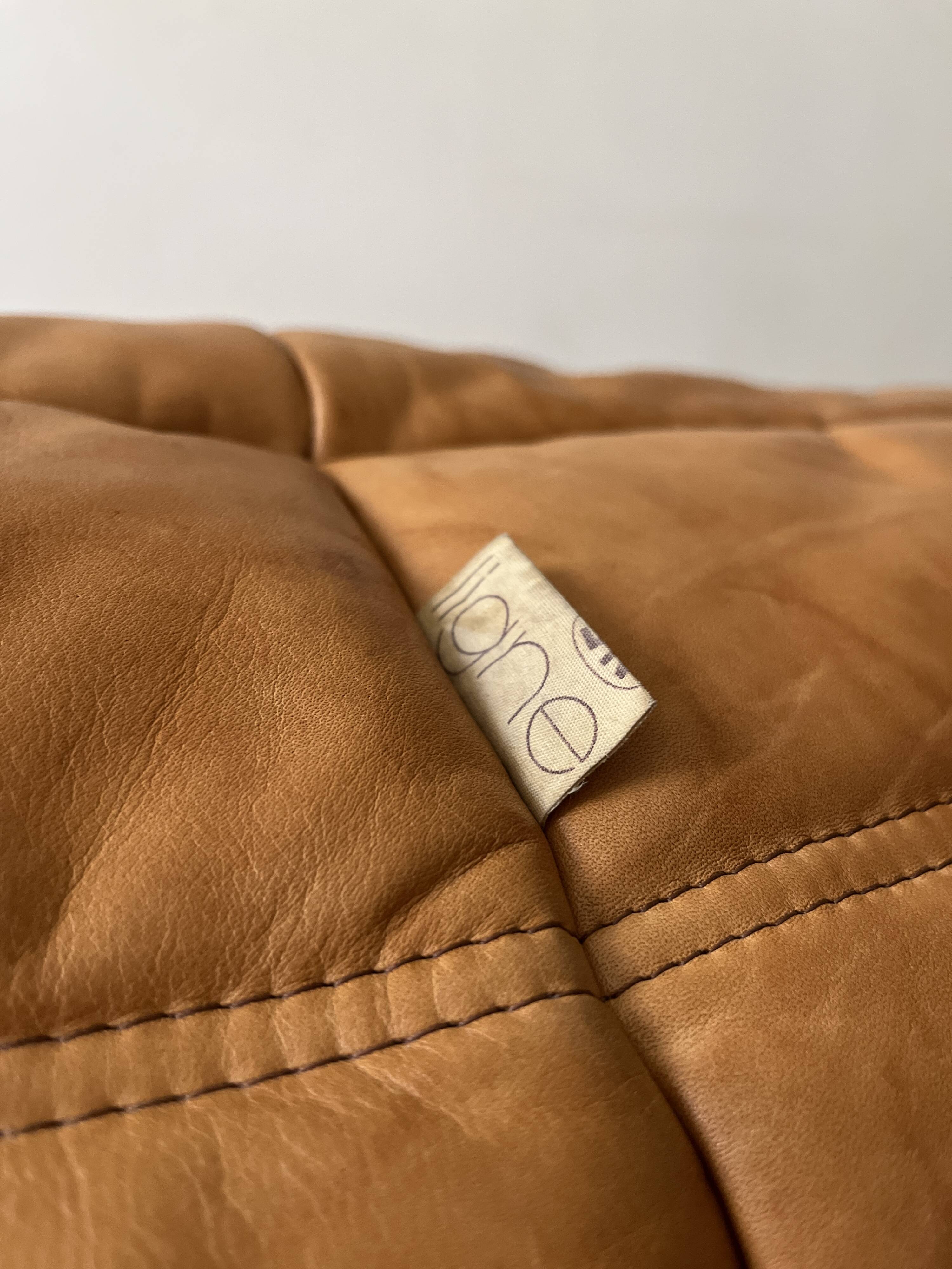 Togo design ottoman pouf by Michel Ducaroy for Ligne Roset, 1st edition 1970