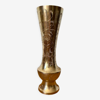 Vase in gilded brass engraved Indian