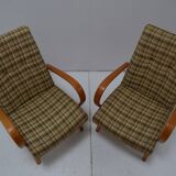 Set of two armchairs by Jaroslav Šmídek for TON, 1960s.
