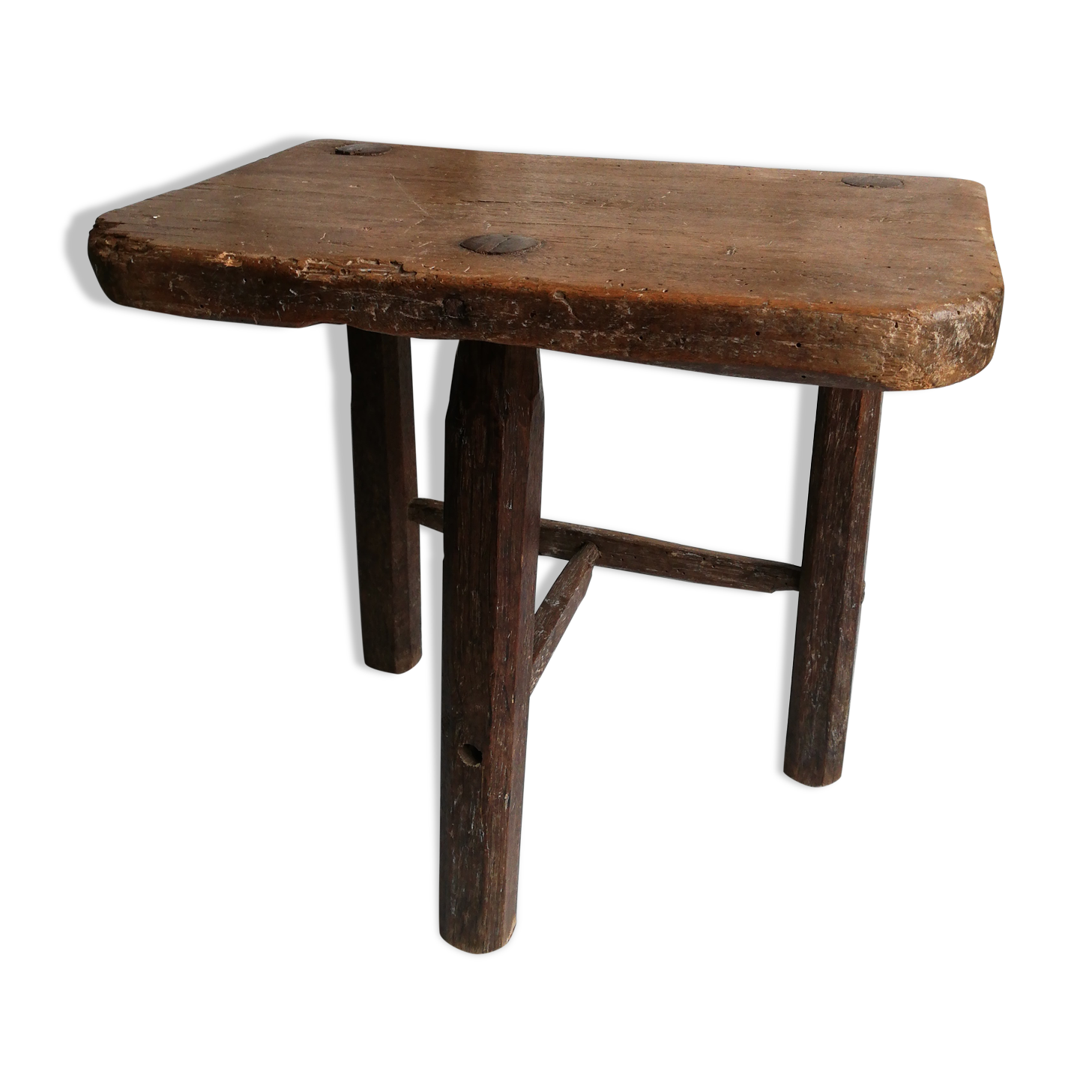 Tripod farm stool