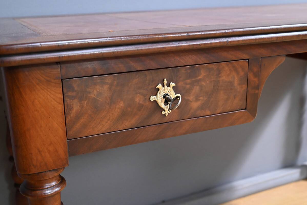 Bureau de Milieu en Acajou – Milieu XIXe