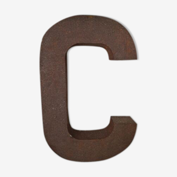 Lettre industrielle "C" en fer