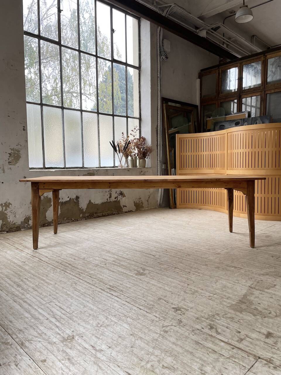 Farmhouse table with spindle legs 2.50m